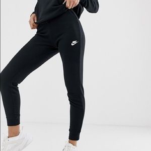 NIKE Jogger Leggings: Black